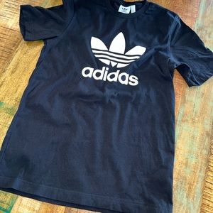 Adidas black short sleeve graphic logo t-shirt. Size small. EUC